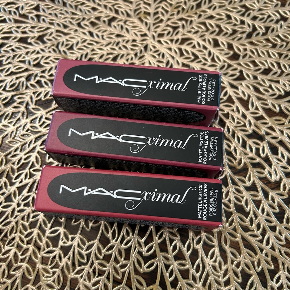MAC Matte Lipstick Trio - Forever Curious, Captive Audience, Mehr